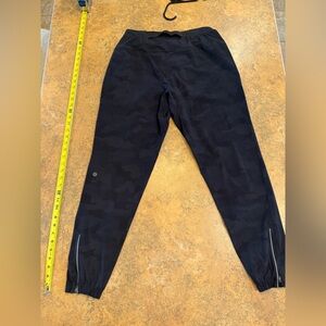 Lululemon Mens Black Camo Pace Breaker Joggers